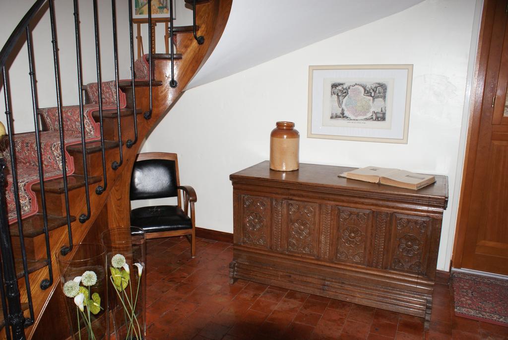 Отель Manoir Bonpassage Thury  Экстерьер фото