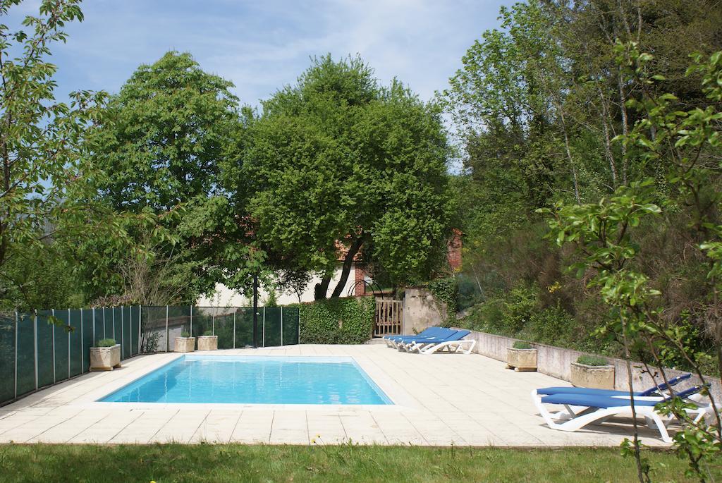 Отель Manoir Bonpassage Thury  Экстерьер фото